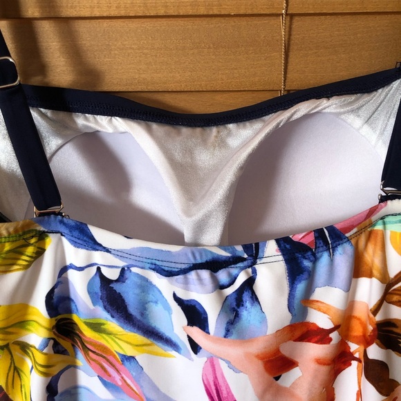 MAXINE NWT CONGA RUFFLE TNKINI IN FLORAL/ NAVY BLUE ADJUSTABLE STRAPS SIZE 8 - Picture 5 of 8